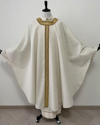 Casula bianca lurex con passamaneria dorata B7