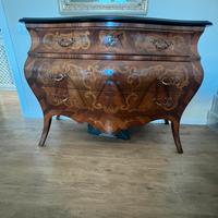 Comò e comdini in stile antico maggiolino