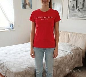 T-shirt Calvin Klein Jeans rossa