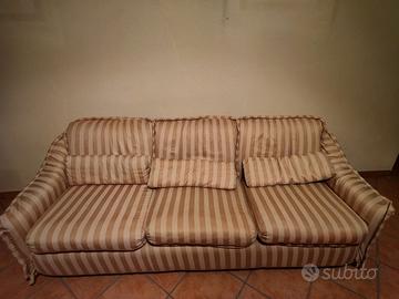 Set Divano 3 posti+2 poltrone