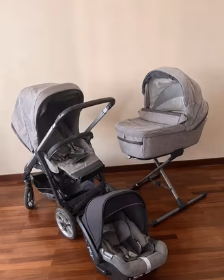 Trio inglesina aptica