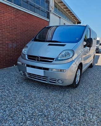 Opel Vivaro 27 2.5 CDTI/135CV PC-TN Combi