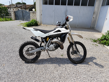 Husqvarna wre 125 del 2008 targato