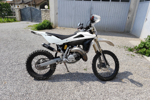 Husqvarna wre 125 del 2008 targato