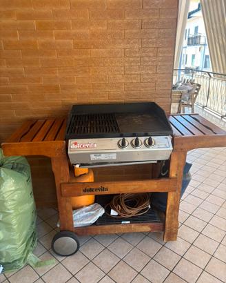 Barbecue a gas dolcevita con struttura in legno