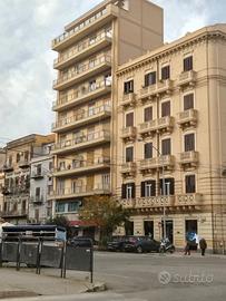 STANZA uso UFFICIO in studio condiviso