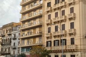 STANZA uso UFFICIO in studio condiviso