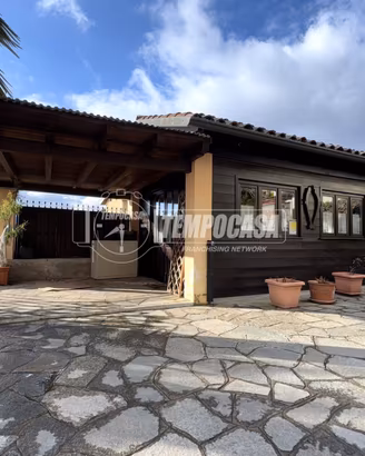 DUE SOLUZIONI INDIPENDENTI CON GIARDINO PRIVATO A