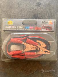 Pinze con cavi per ricarica batteria auto