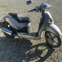 People 250- 2005- 48000 km affidabile e comodo