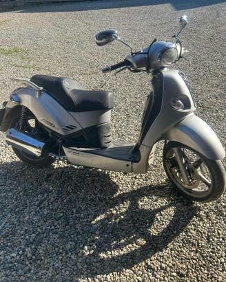 People 250- 2005- 48000 km affidabile e comodo