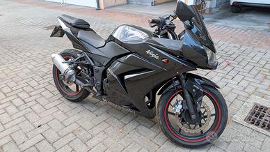 Kawasaki Ninja 250r nera 2008