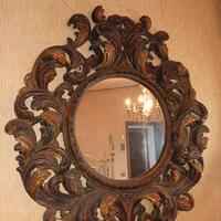 Specchio rotondo intarsiato in legno 