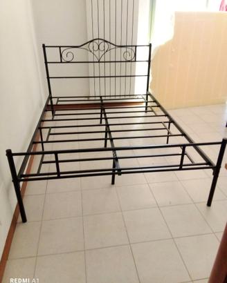 Letto matrimoniale alla francese