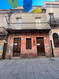 RIBASSO: Casa indipendente in via Cagliari