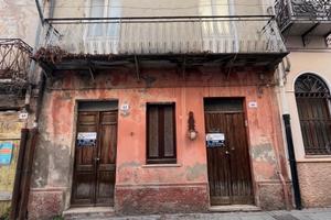 RIBASSO: Casa indipendente in via Cagliari