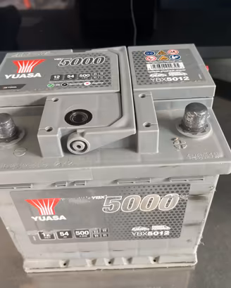 Batteria 12 V yuasa 54 ah