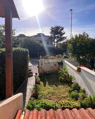 Villa di 83 m² con 3 locali e box auto a Ardea