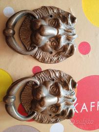 Maniglie vintage ornamentali in ottone 