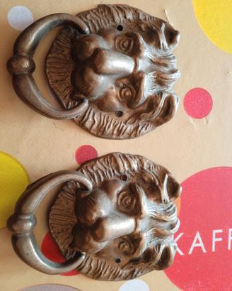 Maniglie vintage ornamentali in ottone 