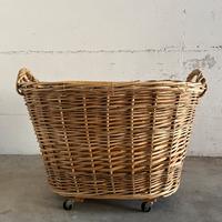 Cesta vimini come culla o fioriera