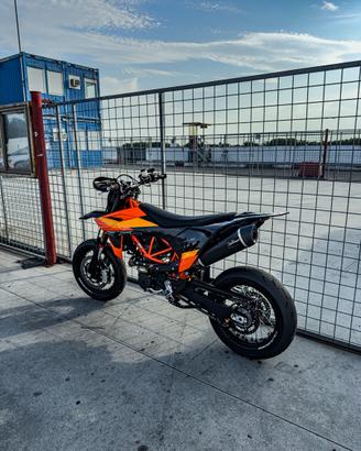 KTM SMC 690 R - depo a libretto A2