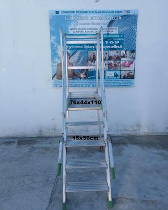 Scala in alluminio ruote autobloccanti a norma