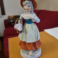 statuina da collezione in porcellana