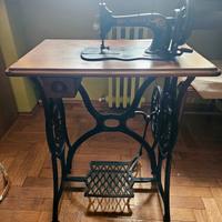 macchina da cucire antica Singer 