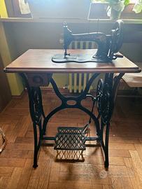 macchina da cucire antica Singer 