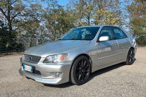 Lexus IS200