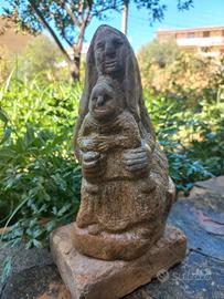 scultura in pietra locale  scolpita a mano
