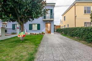 PORZIONE DI BIFAMILIARE A FERRARA