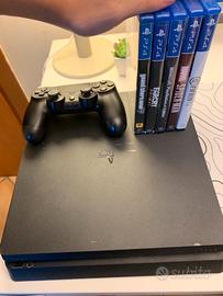 Playstation 4 slim + Dualshock 4 + 5 Videogiochi