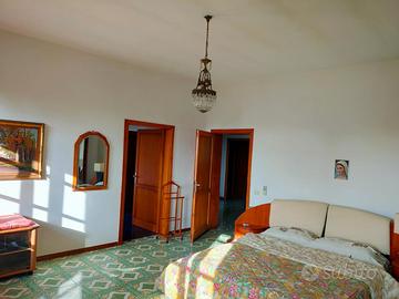 letto matrimoniale  con rete a doghe