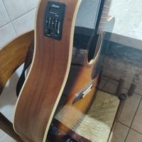 Chitarra Acustica Elettrificata