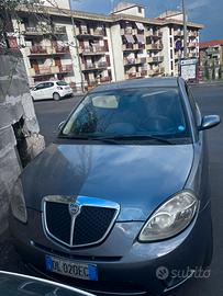 Lancia y