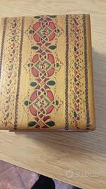 Porta sigarette in legno