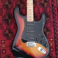 Chitarra elettrica copia stratocaster