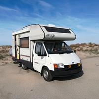 Delizioso e affidabile camper mansardato