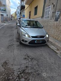 ford focus berlina