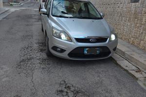 ford focus berlina