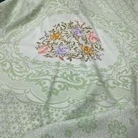 Copriletto antico damascato