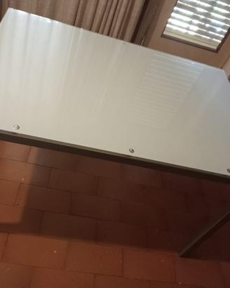 Tavolo in vetro