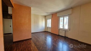 Appartamento di 112 m² con 5 locali e box auto a A