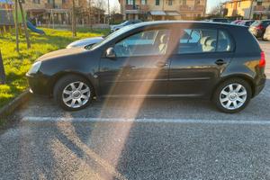 VW Golf 5 1.6FSI