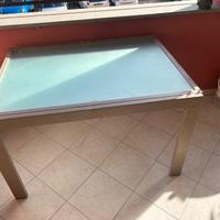 tavolo in vetro