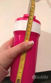 Borraccia rosa in plastica
