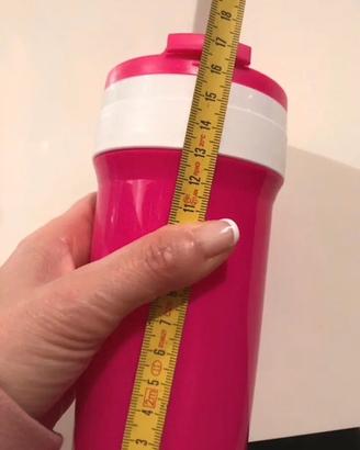 Borraccia rosa in plastica