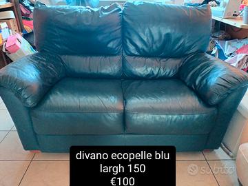 divano blu pelle